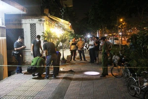 Cãi nhau ở Bến Vân Đồn, người đàn ông bị đâm chết