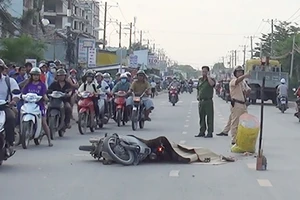 Xe tải cẩu cán người phụ nữ tử vong