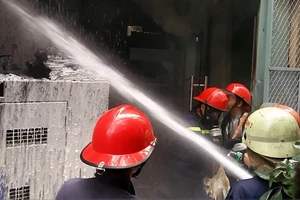 Cháy máy phát điện, cả khu phố hoảng loạn