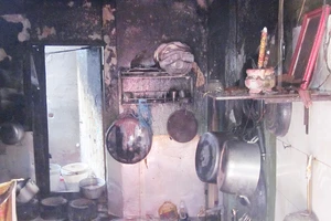 Bình ga xì gây cháy quán cơm, hai người bị bỏng
