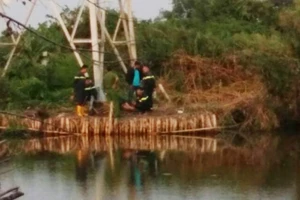 Kéo lưới gặp xác người dưới ao hoang