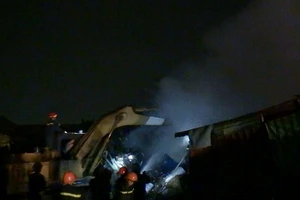 Cháy lớn bãi phế liệu rộng 500 m2 