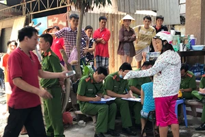 Nạn nhân ở quận 7 tử vong khi quay lại đám cháy