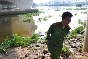 Thi thể người đàn ông trôi trên sông Sài Gòn
