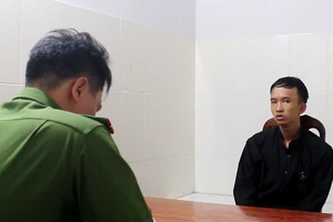  Cô gái bị đâm gục khi mang người yêu cũ ra so sánh