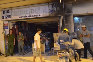 Tủ biến áp phát nổ, bốc cháy, người dân hoảng loạn