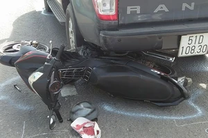 Lao xe Exciter vào hiện trường tai nạn 