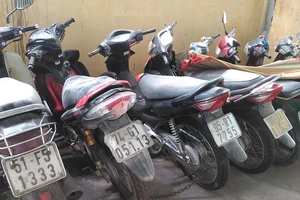 Công an phường Đông Hưng Thuận tìm chủ 7 xe máy