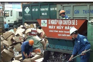 TP.HCM: Hủy hàng lậu trị giá 10 tỉ đồng