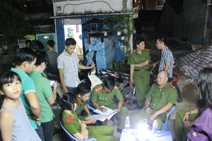 Thanh niên gục chết bên vũng máu trong nhà vệ sinh