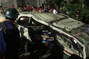 Taxi bị tông văng nhiều vòng, nữ hành khách tử nạn