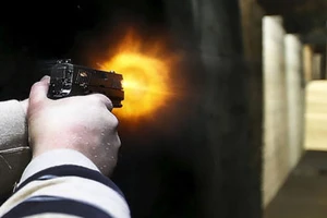 Cãi nhau về chỗ đậu, tài xế nổ súng vào taxi ở Gò Vấp 