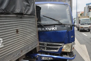 6 ô tô tông liên hoàn trên đại lộ Võ Văn Kiệt