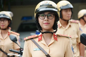 20 'bóng hồng' CSGT dẫn đoàn phục vụ APEC