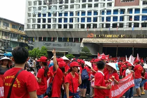 Tiểu thương chợ An Đông đóng sạp, đòi sửa chữa chợ