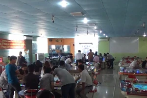 Bắt ổ cờ bạc trá hình câu lạc bộ bida ở Bình Tân