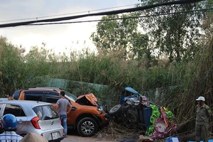 Xe bán tải tông xe ba gác, 1 người bị chẹt tử vong