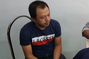 Cô gái bị tài xế Uber chốt cửa ô tô, kề dao cướp 