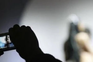 1 phụ nữ quận 6 bị tình nhân dùng clip nóng tống tiền 