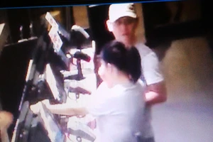  Cô gái mất IPhone ở McDonald’s vẫn chưa được trả