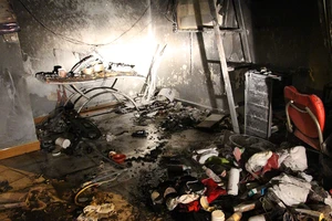 Cháy tiệm làm tóc khóa trái, đôi nam nữ tử vong