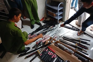 Cảnh sát bắt trùm chuyên cung cấp hàng nóng ở Sài Gòn