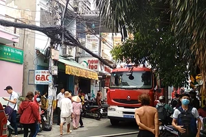 Cháy nhà dân vắng chủ ở Tân Phú