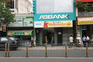 Nghi án cướp ngân hàng ở Tân Phú