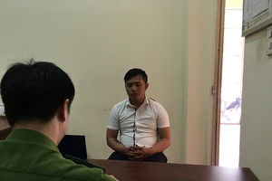 Bị đâm chết vì vuốt má cô gái trong quán cà phê