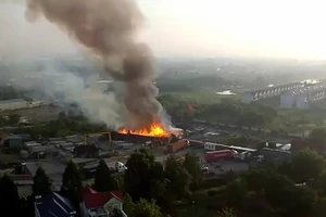 Cảnh sát thông tin vụ cháy khu lán trại ở quận 9