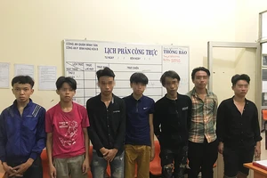 Băng nhóm nhí đột nhập nhà công an trộm quân phục