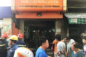 Cháy tiệm tóc chợ Nguyễn Thiện Thuật, tiểu thương hoảng loạn