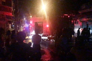 3 người mắc kẹt trong căn nhà bị cháy ở quận 5