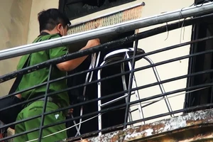 Cụ ông tử vong trong căn nhà cháy ở cư xá Bà Điểm