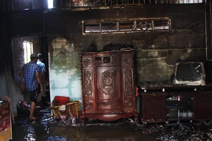 Chủ vừa rời đi, nhà bùng cháy dữ dội ở Thủ Đức