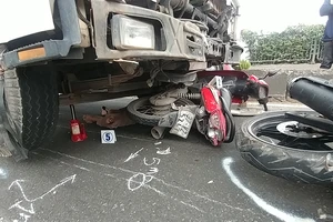 Tông liên hoàn ở TP.HCM, 2 người chết, nhiều người bị thương