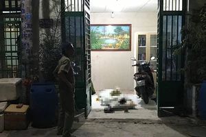 Con gái 13 tuổi ngã quỵ thấy cha trong tư thế treo cổ