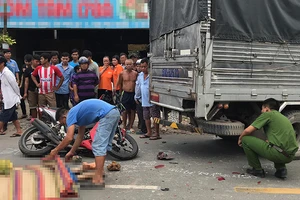 Tai nạn ô tô tải và xe máy ở Củ Chi, 2 thanh niên thương vong 
