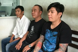 Nửa tạ hồ sơ trong nhà của nhóm cho vay nặng lãi ở TP.HCM 