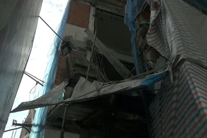 Sập giàn giáo công trình ở quận 3 khiến 3 người thương vong