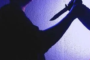 Đâm chủ nợ rồi nhờ xe đưa đi cấp cứu