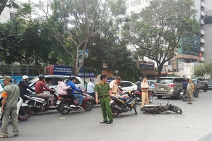 Hai xe tông nhau, cô gái trẻ gần đứt lìa bàn chân