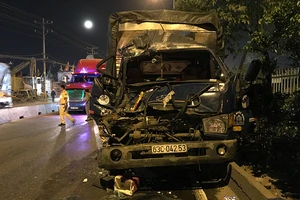 Tông đuôi xe container ở Thủ Đức, 3 người thương vong