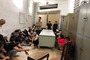 Quận 5: Nhiều dân chơi phê ma túy ở vũ trường Đông Kinh 