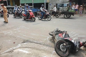 Người đàn ông tử nạn do va chạm với xe container ở quận 12