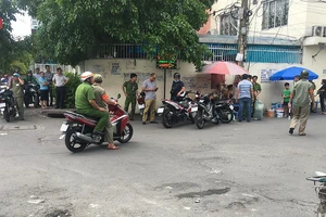 1 người mang giấy khám bệnh chết dưới gầm cầu Hoàng Hoa Thám