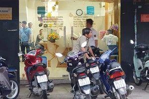 Trích xuất camera truy tìm kẻ nghi cướp ngân hàng ở Tân Phú