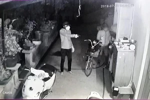 Nhóm người dùng súng vào nhà dân ở Củ Chi để cướp 