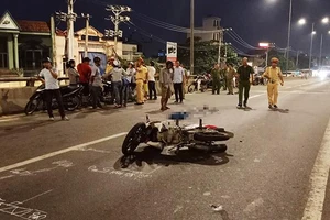 Tai nạn trên cầu vượt An Sương, 1 người bị xe tải cán chết