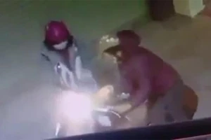 Tâm sự chỗ vắng ở quận 4, đôi tình nhân bị cướp lột sạch